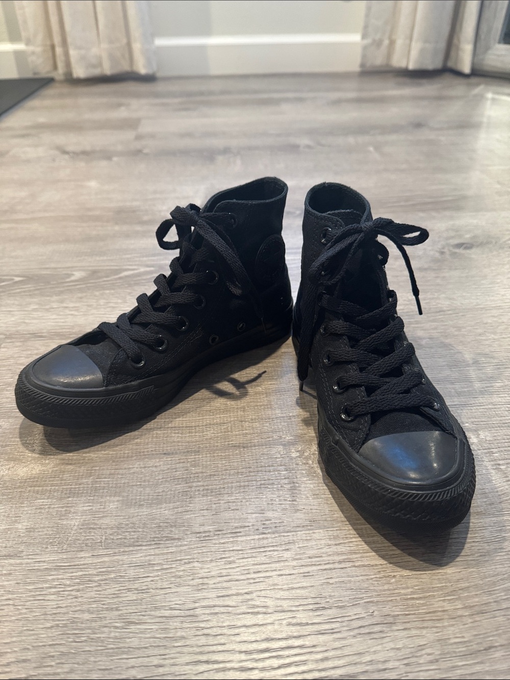 Converse Chuck Taylor All Star High Top Blacked Out Women’s Size 5